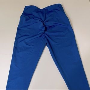 Scrunch Butt Blue Leggings